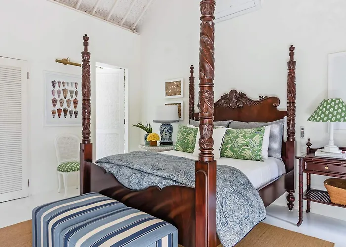 Villa Pineapple Hill 4 Bed Luxury Seminyak