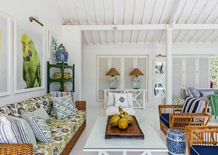 Pineapple Hill 4 Bed Luxury Villa *
